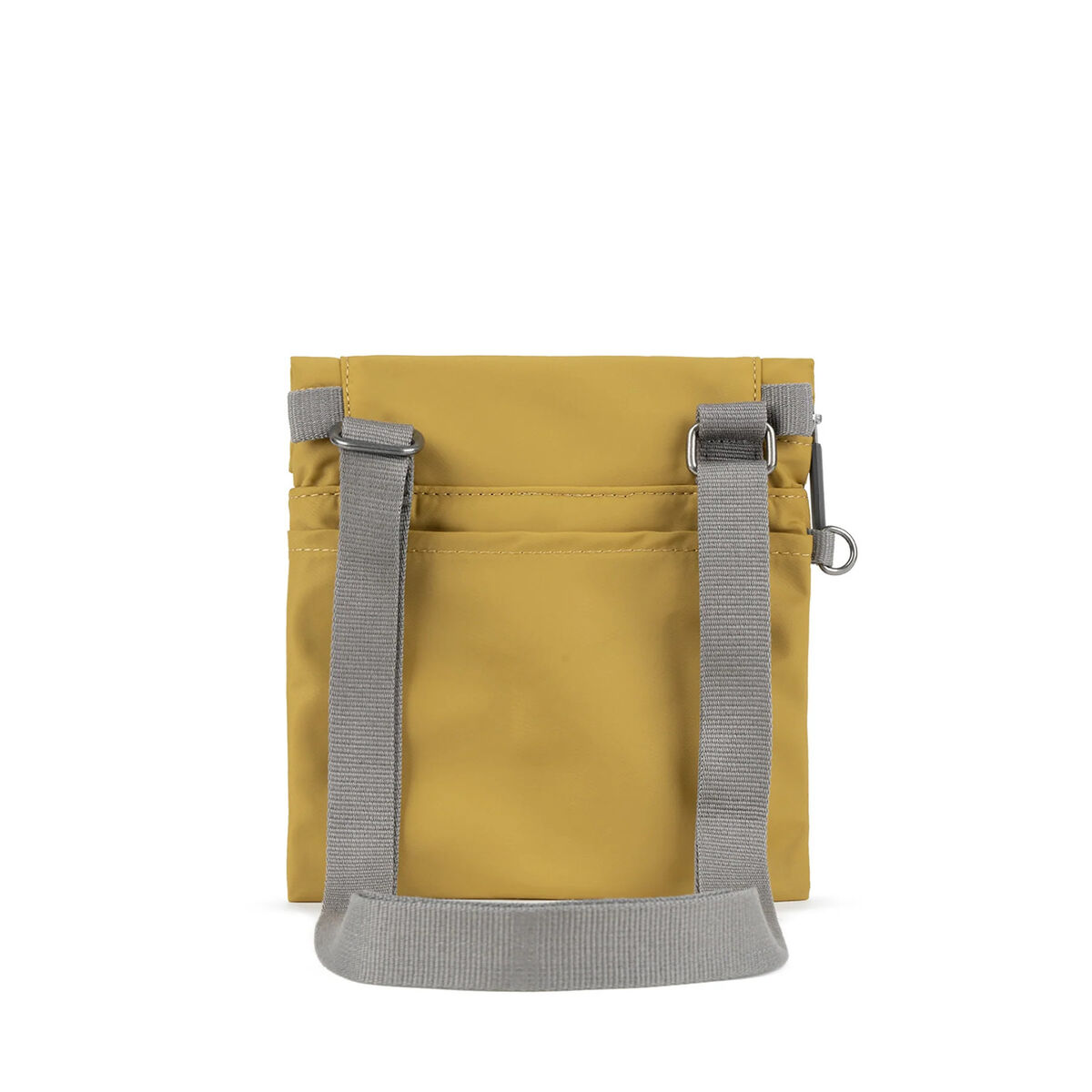 ROKA_STRATFORD_NYLON_CORN_BACK.webp ROKA_STRATFORD_NYLON_CORN_BACK.webp