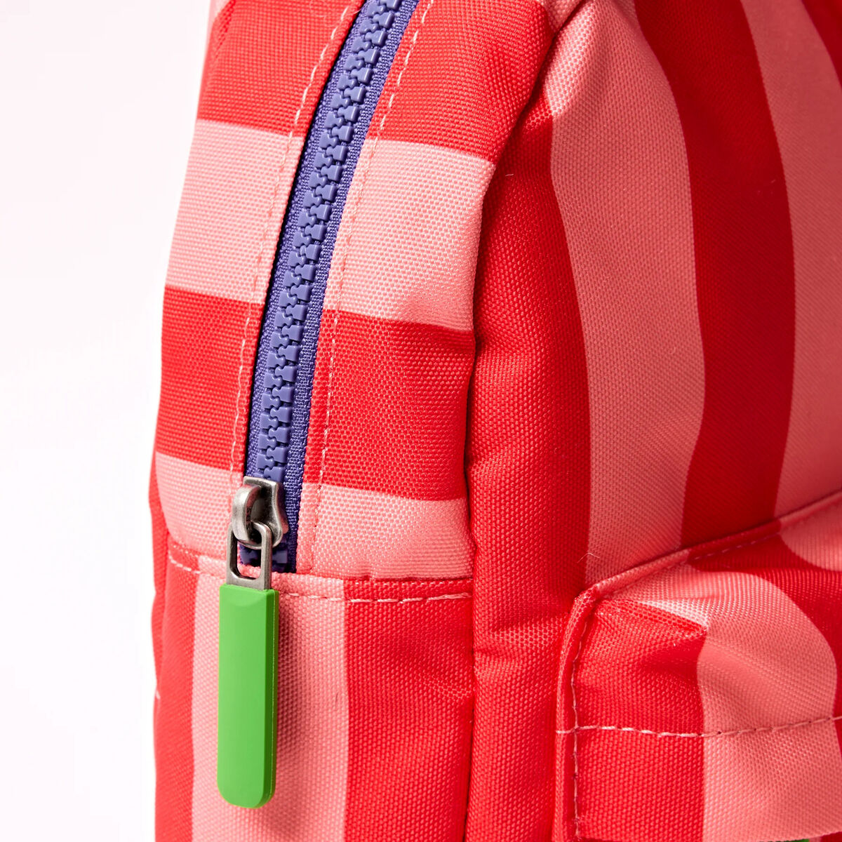 ROKA_WILLESDEN_B_LARGE_CIRCUS_PRINT_ZIP.webp